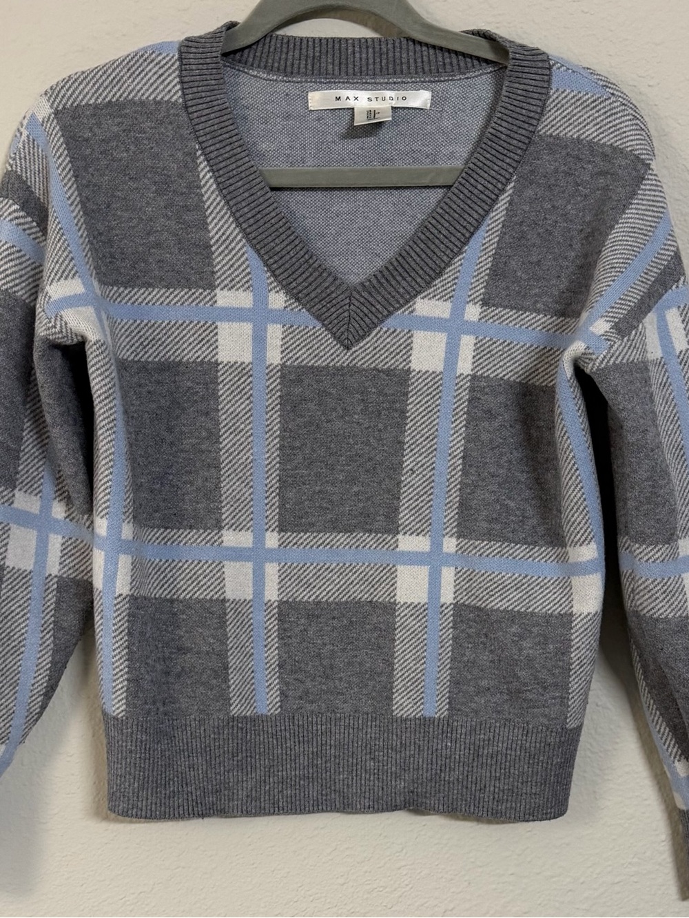 Max Studio women’s Gray & Light Blue Plaid V-Neck Sweater